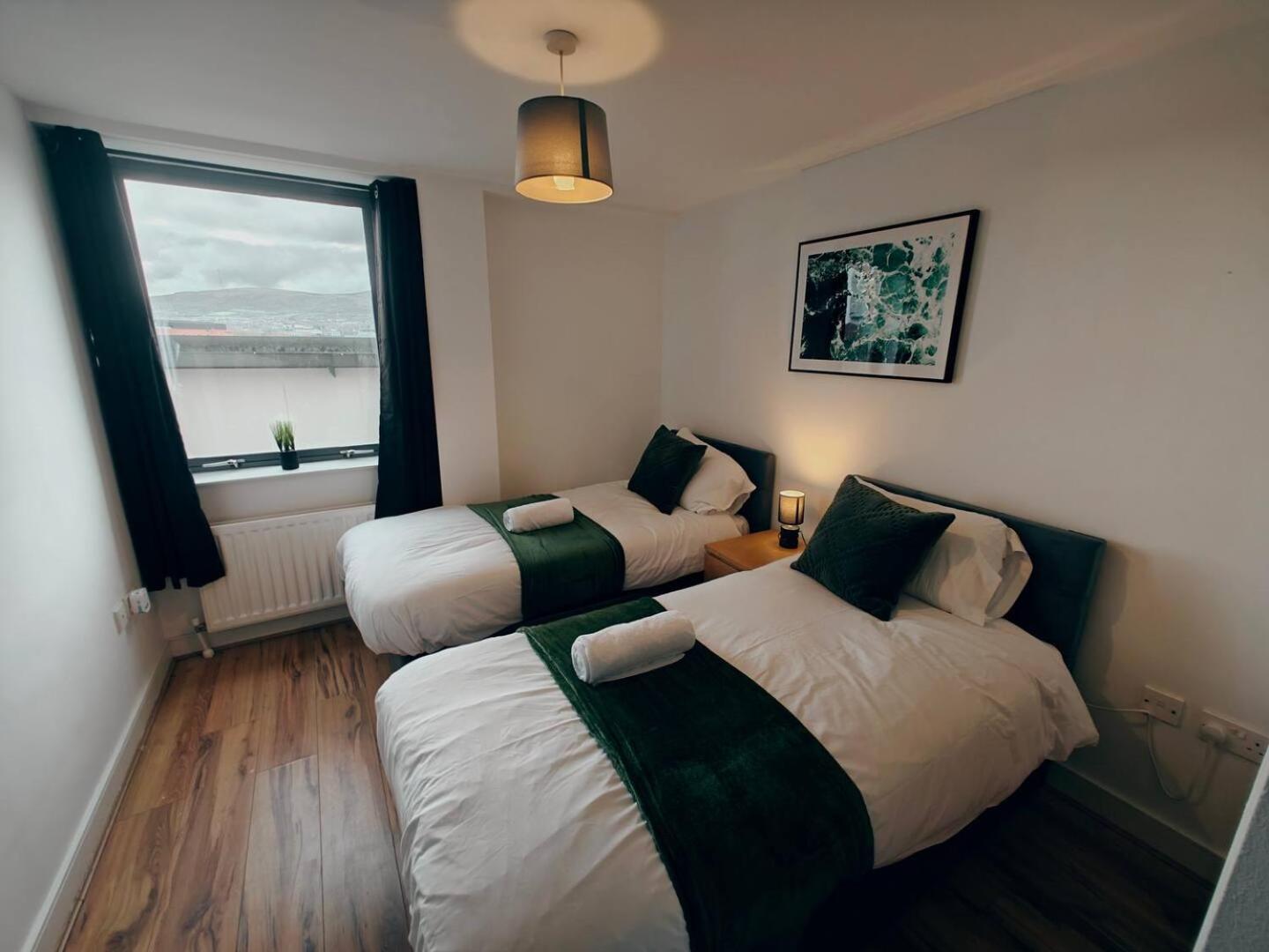 2br Mountain View Centre Apartment