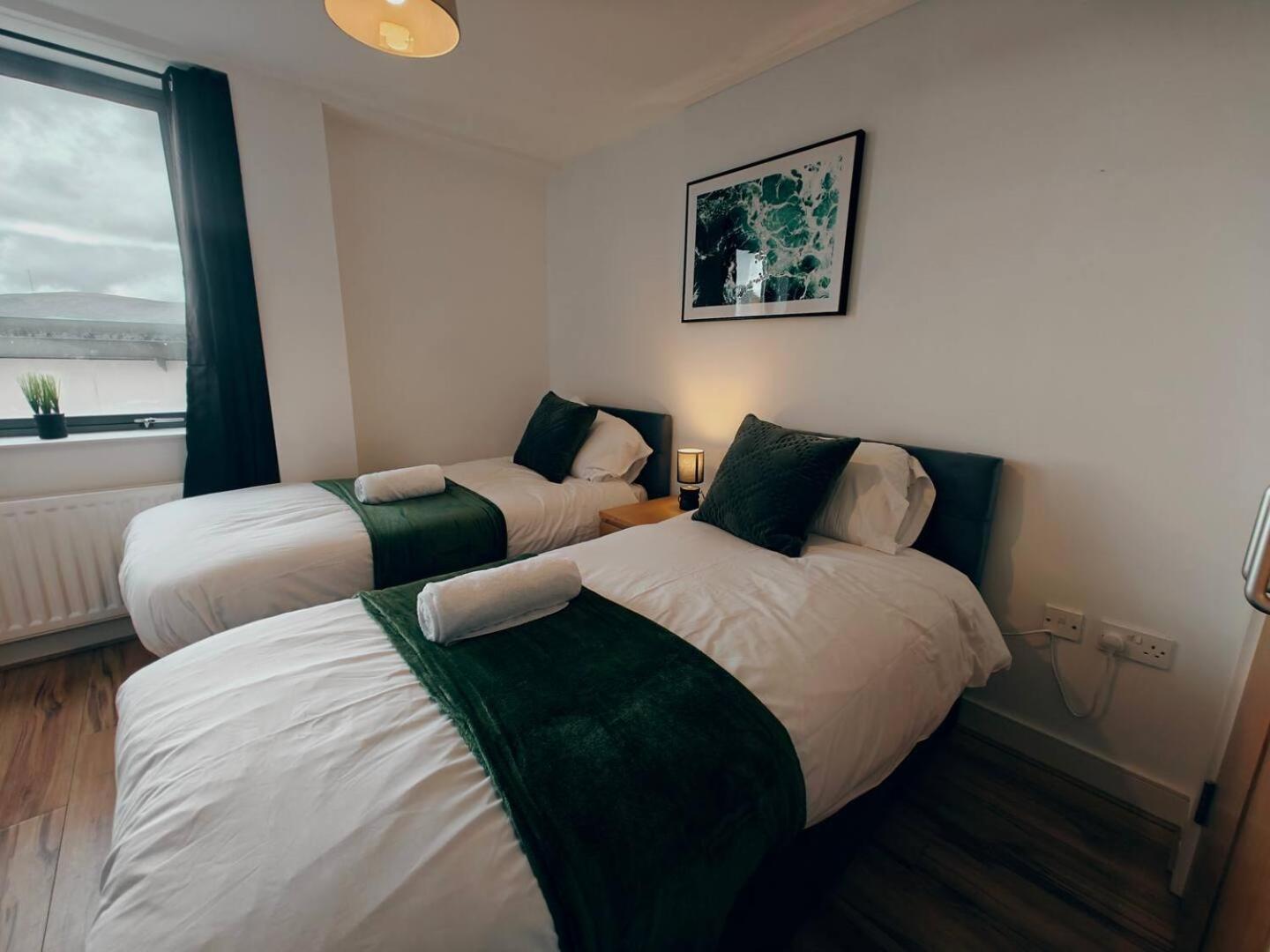 2br Mountain View Centre