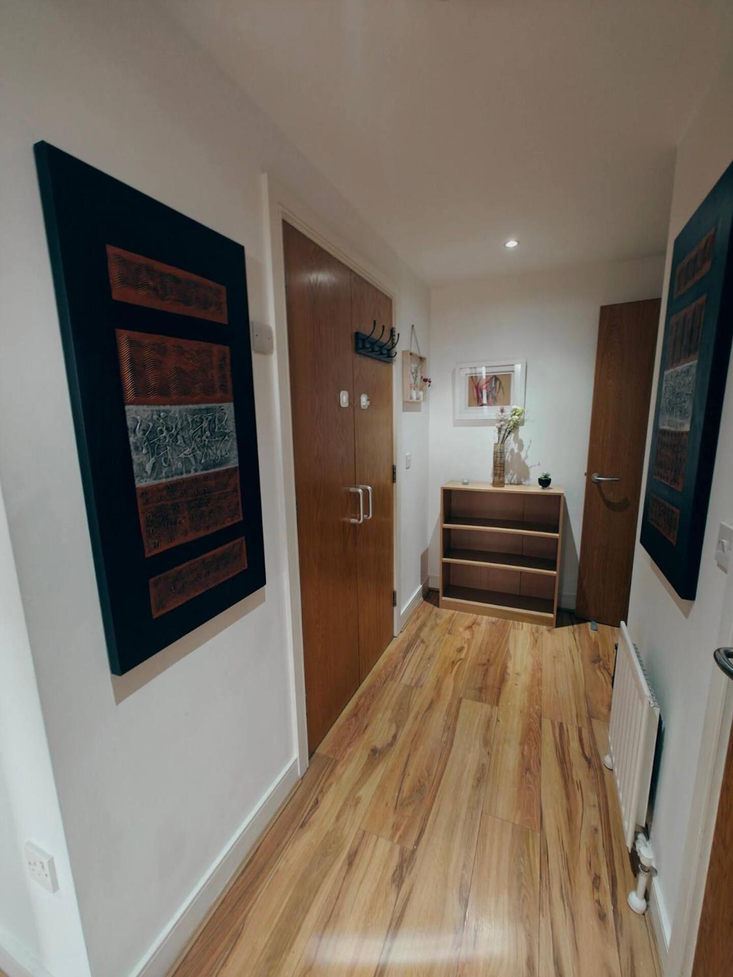 2br Mountain View Centre *
